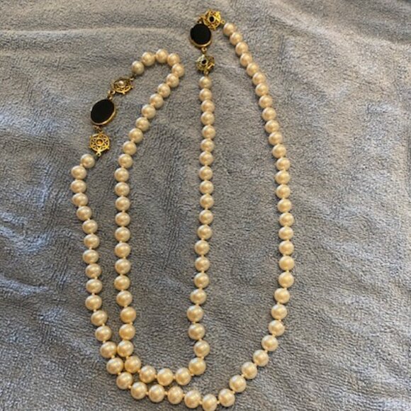 VINTAGE long faux PEARLS w ONYX & GOLD (w pearl or cz) stations * no clasp * EUC - Picture 1 of 5